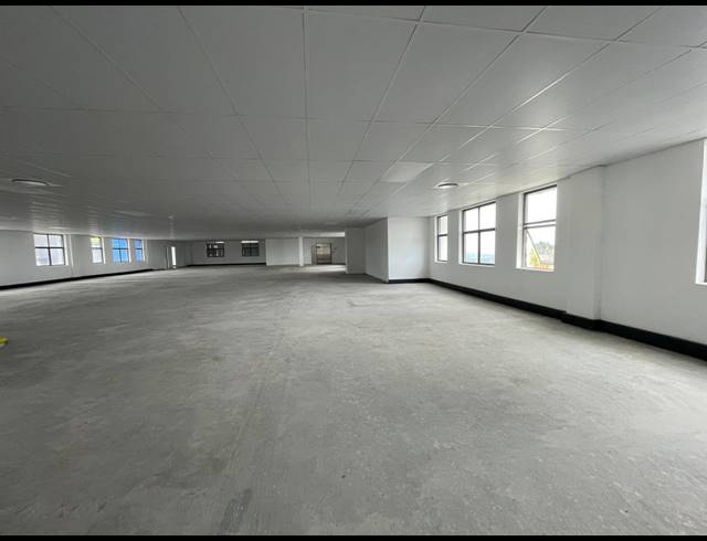 583M² OFFICE TO LET IN BRYANSTON